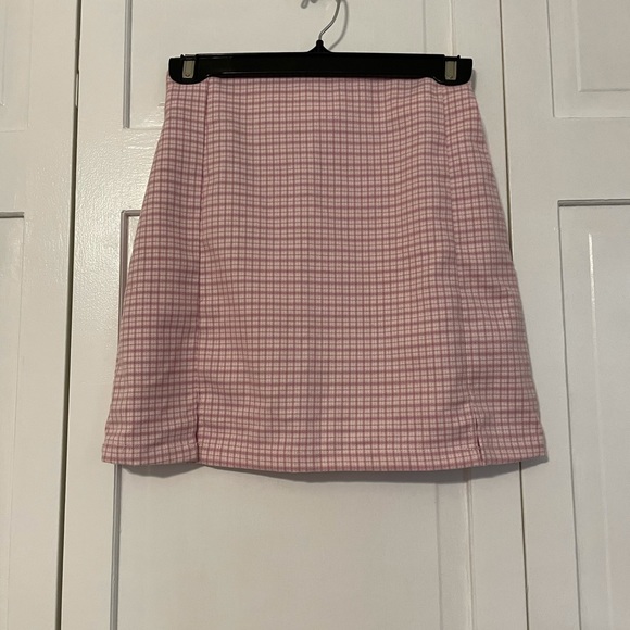 Brandy Melville Pink Cara skirt - Picture 2 of 4